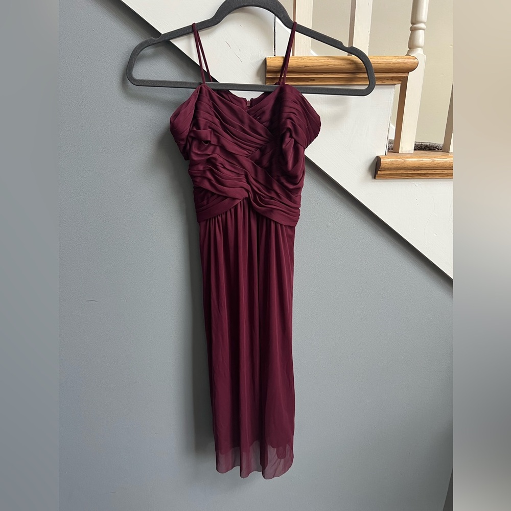 David’s Bridal Junior Bridesmaid Criss-Cross Off-Shoulder Dress in Wine, Size 10 - Picture 4 of 6